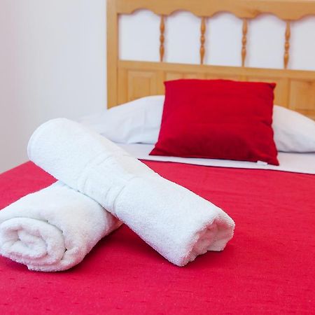 سان أنطونيو Apartamentos Puet الغرفة الصورة