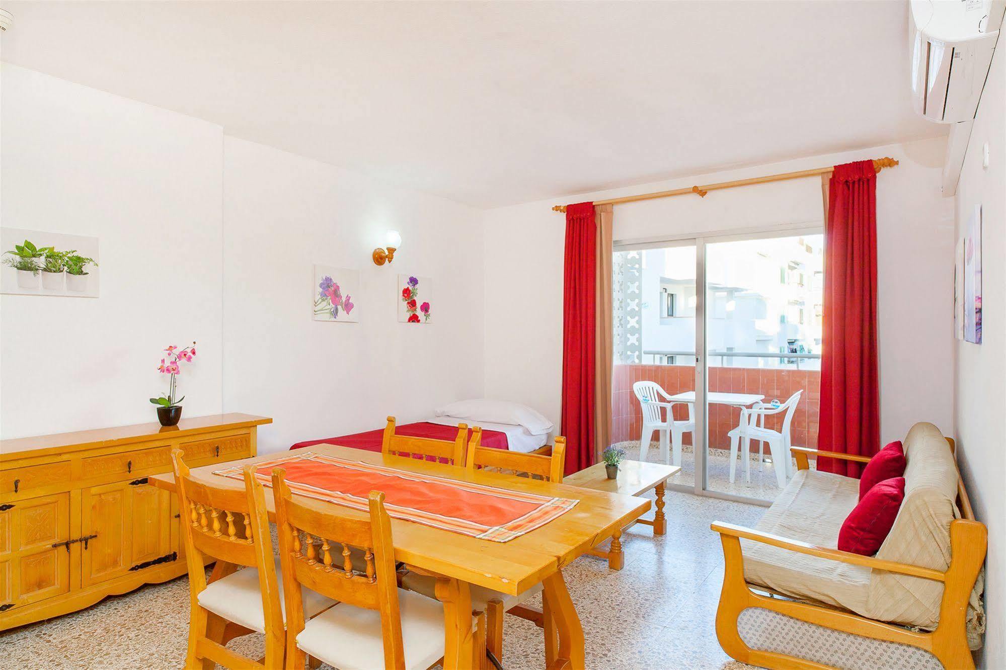 سان أنطونيو Apartamentos Puet المظهر الخارجي الصورة
