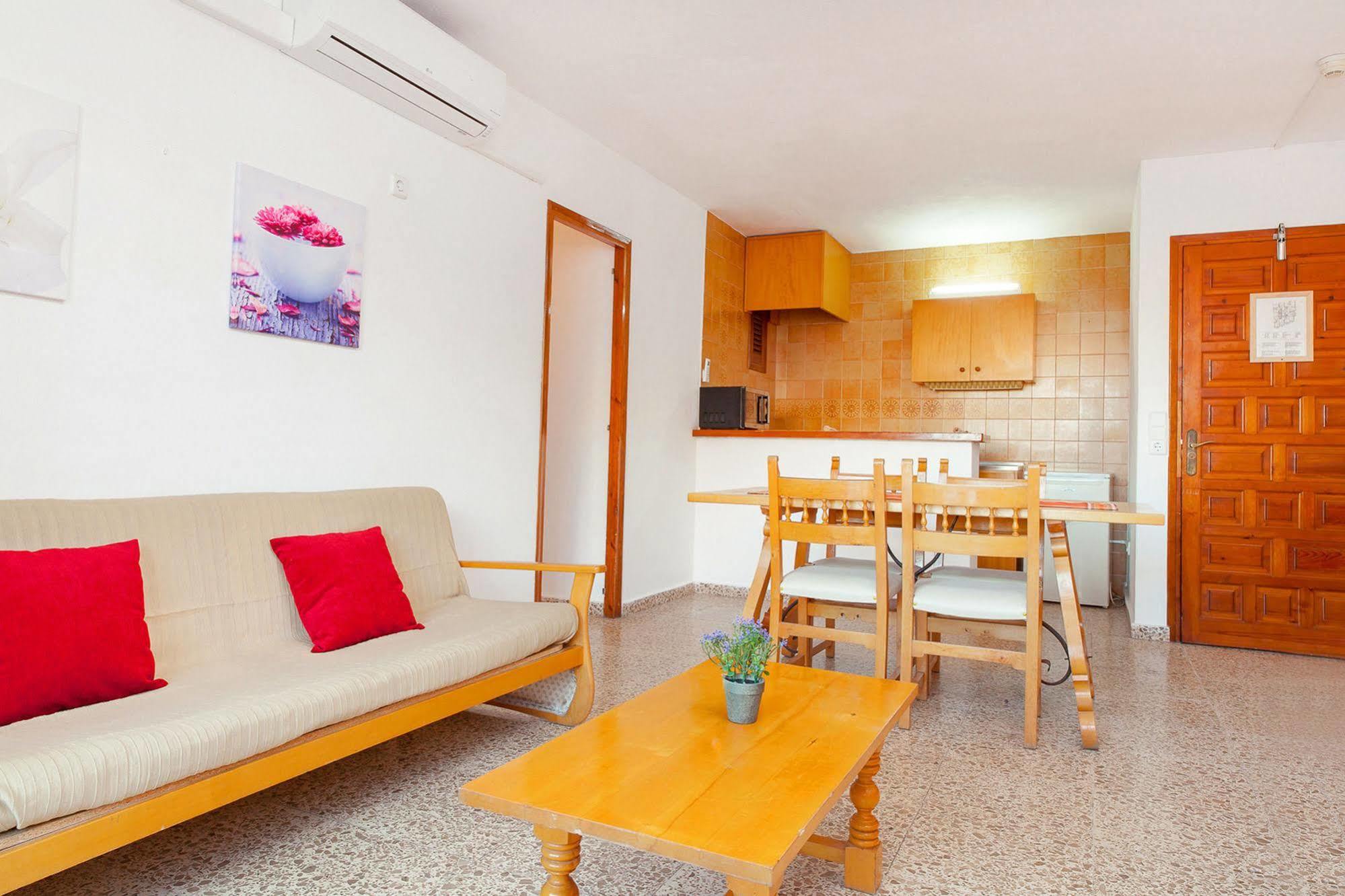 سان أنطونيو Apartamentos Puet المظهر الخارجي الصورة