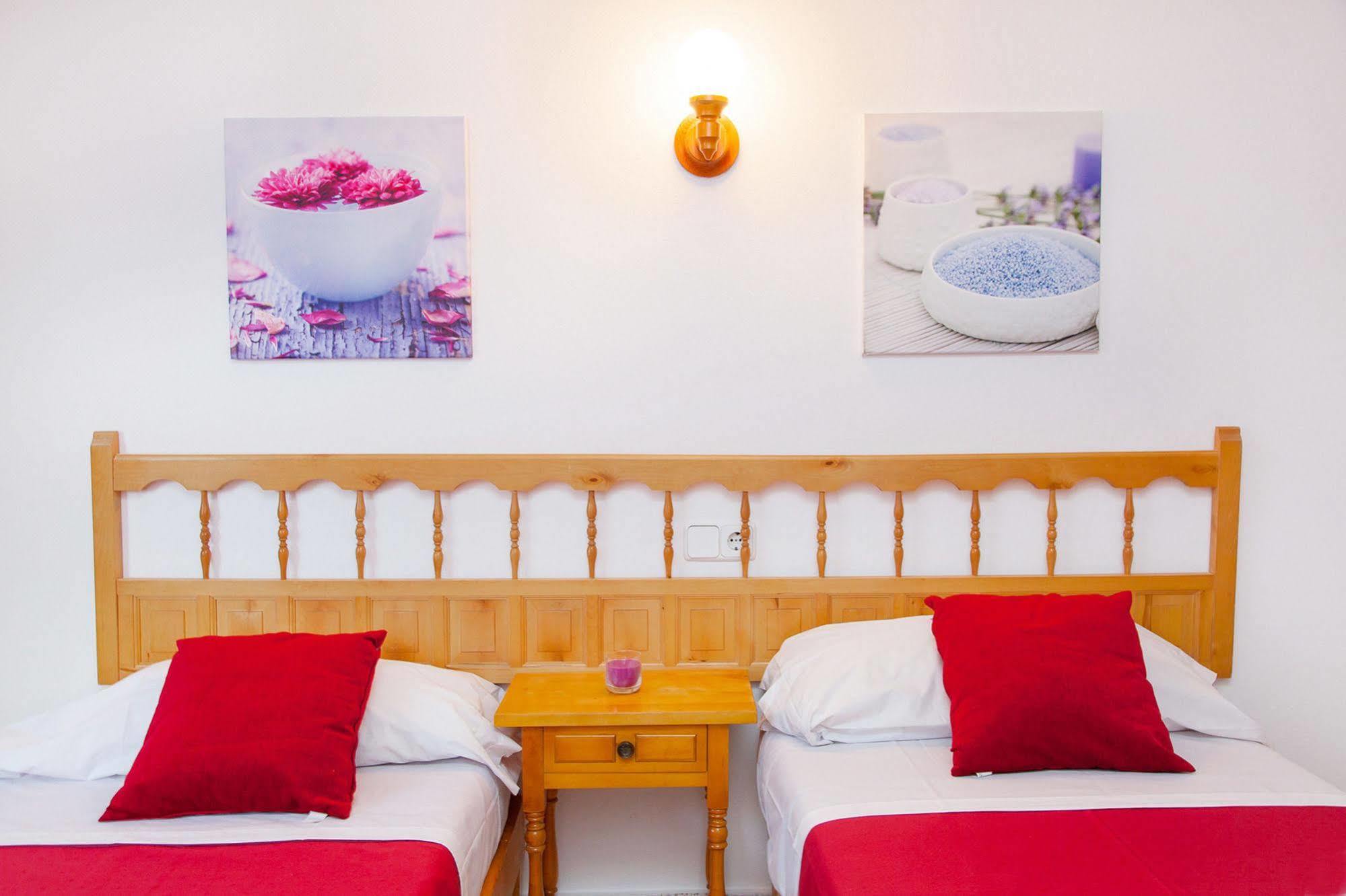 سان أنطونيو Apartamentos Puet المظهر الخارجي الصورة