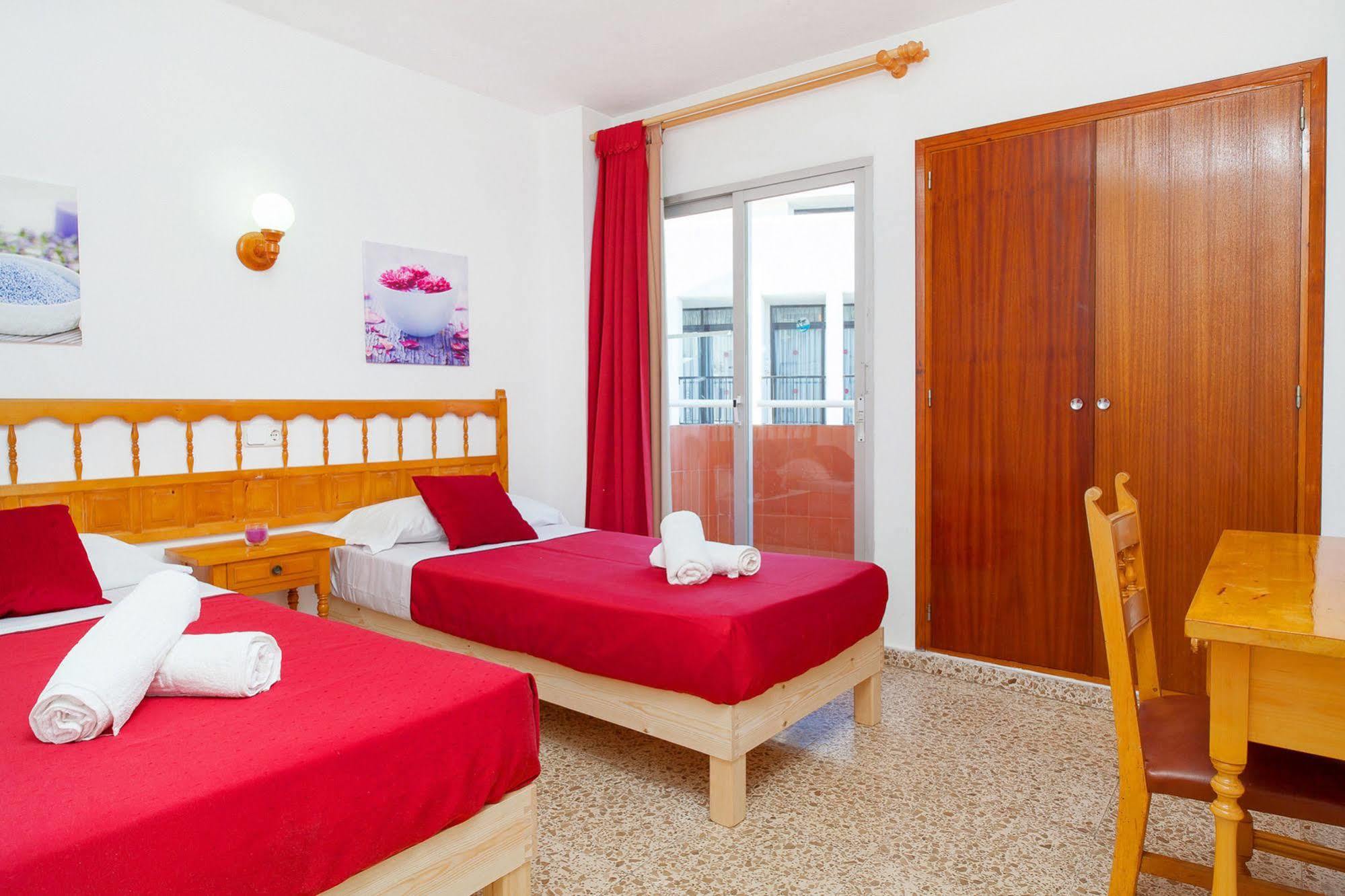 سان أنطونيو Apartamentos Puet المظهر الخارجي الصورة