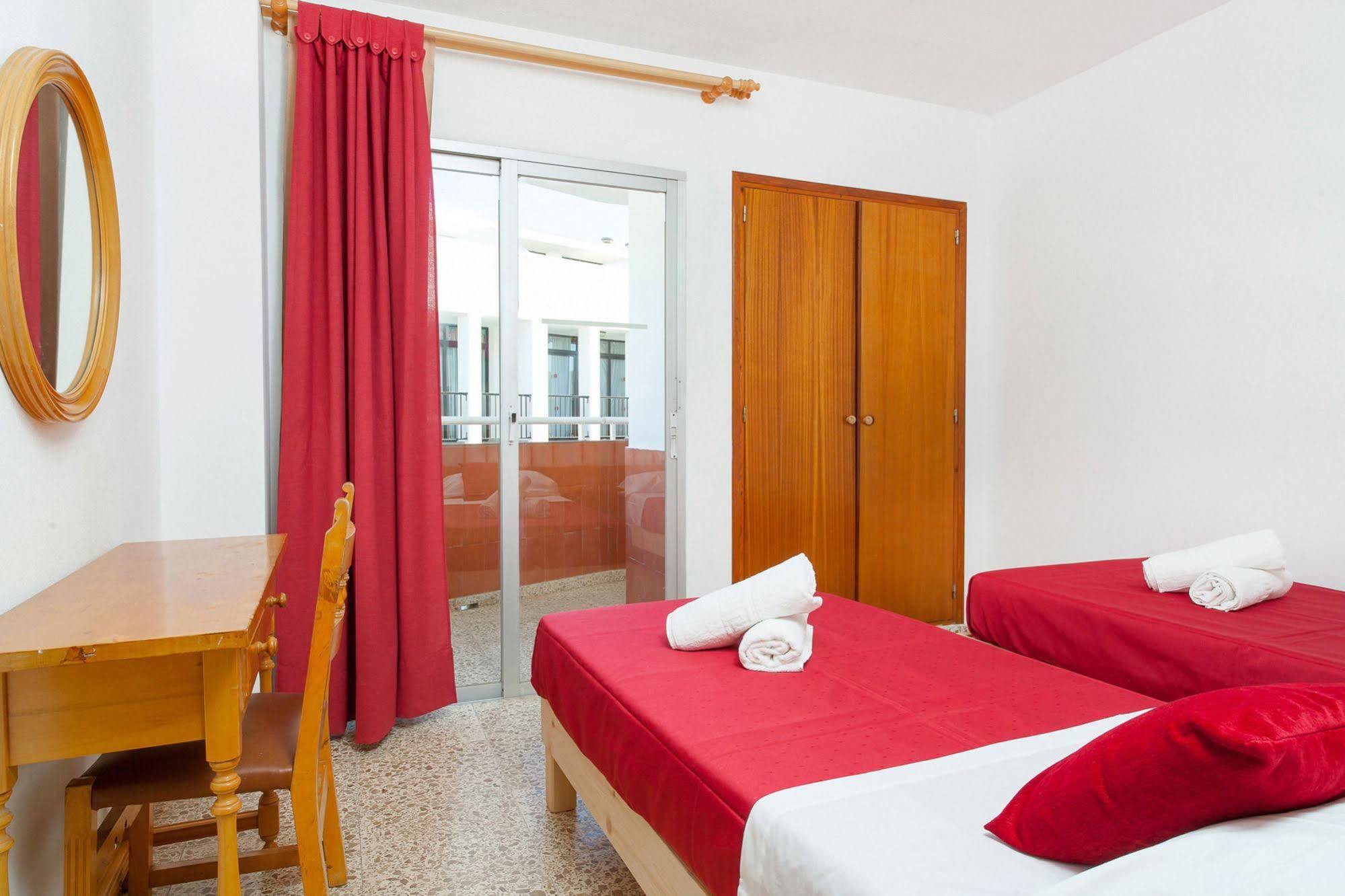 سان أنطونيو Apartamentos Puet المظهر الخارجي الصورة